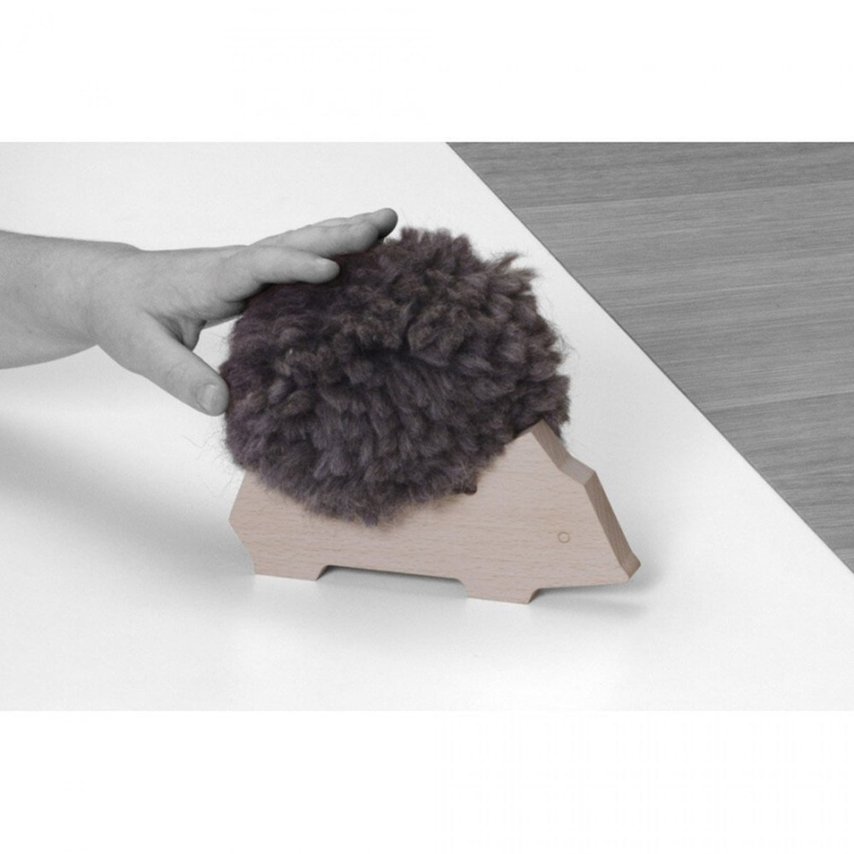 Crée un pompon pour le Hérisson Hary !