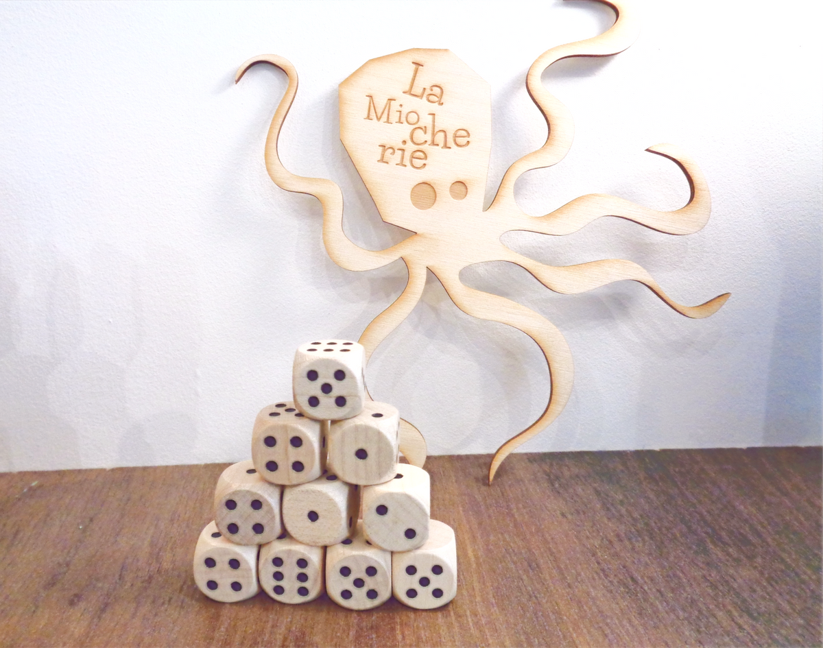 Dé en bois à jouer 🎲 simple, basique